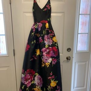 NWT Size 7 floral dress/gown